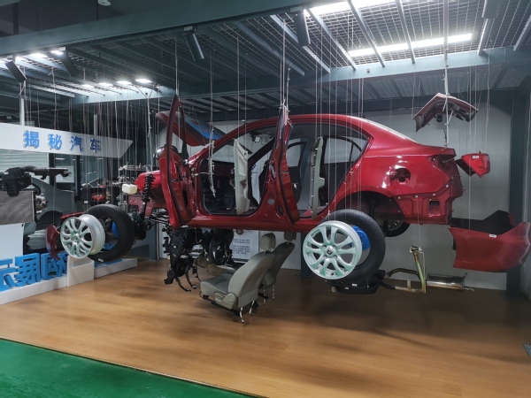 汽车制造与试验技术实训室 汽车制造与试验技术实训室